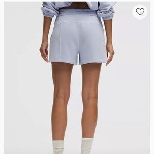 Lululemon Softstreme High-Rise Short 4" Serene Blue NWT size 6
